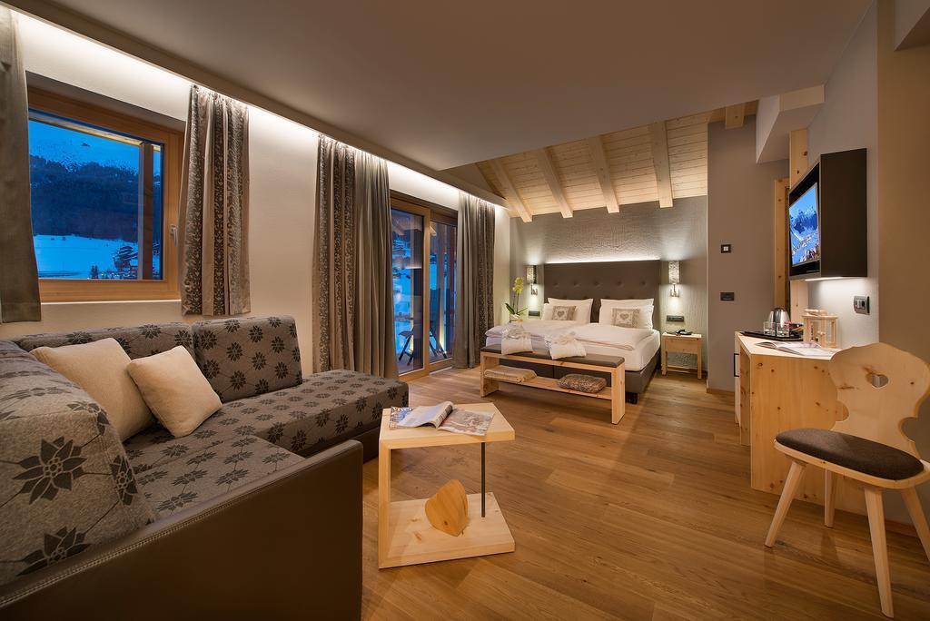 Roberta Alpine Adults Only 4*