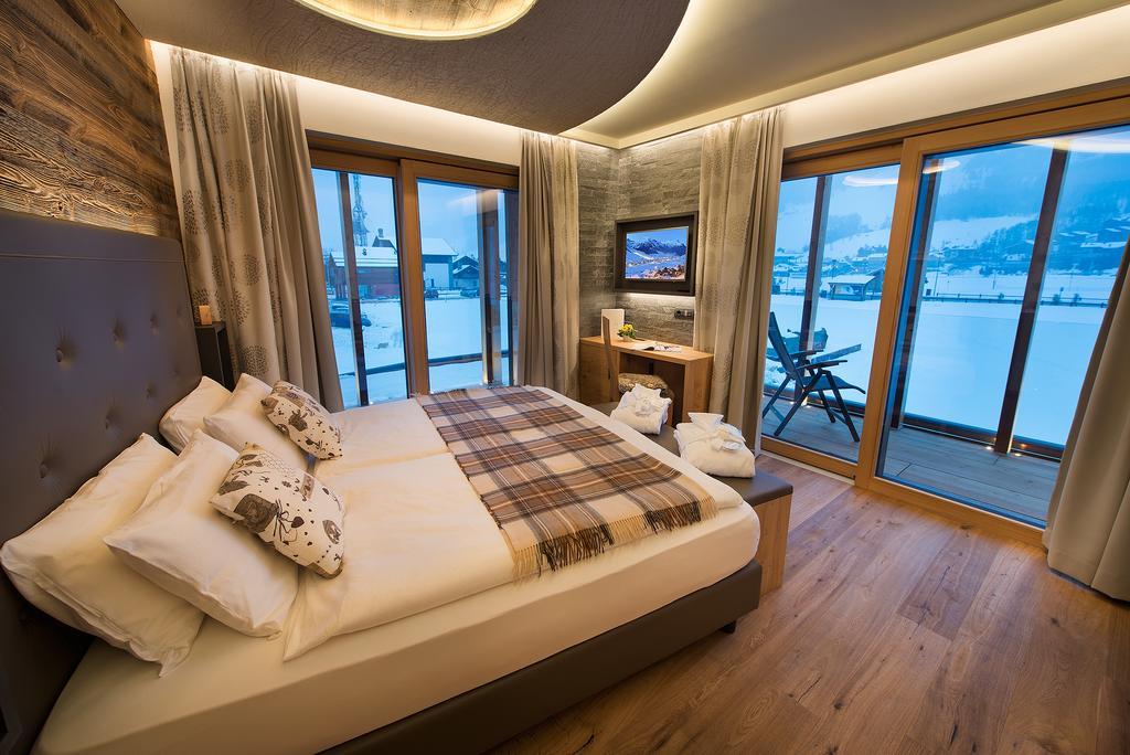 Roberta Alpine Adults Only 4*